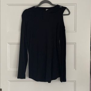 Cut out shoulder long sleeve top